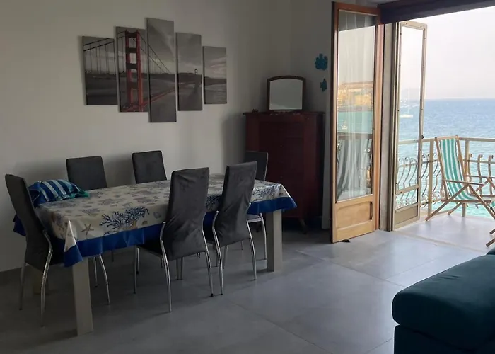 Aurora House Apartman *